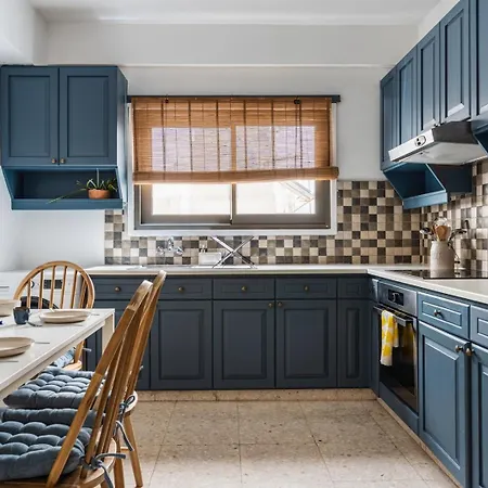 Elegant 2br Floor W/ Parking Engomi